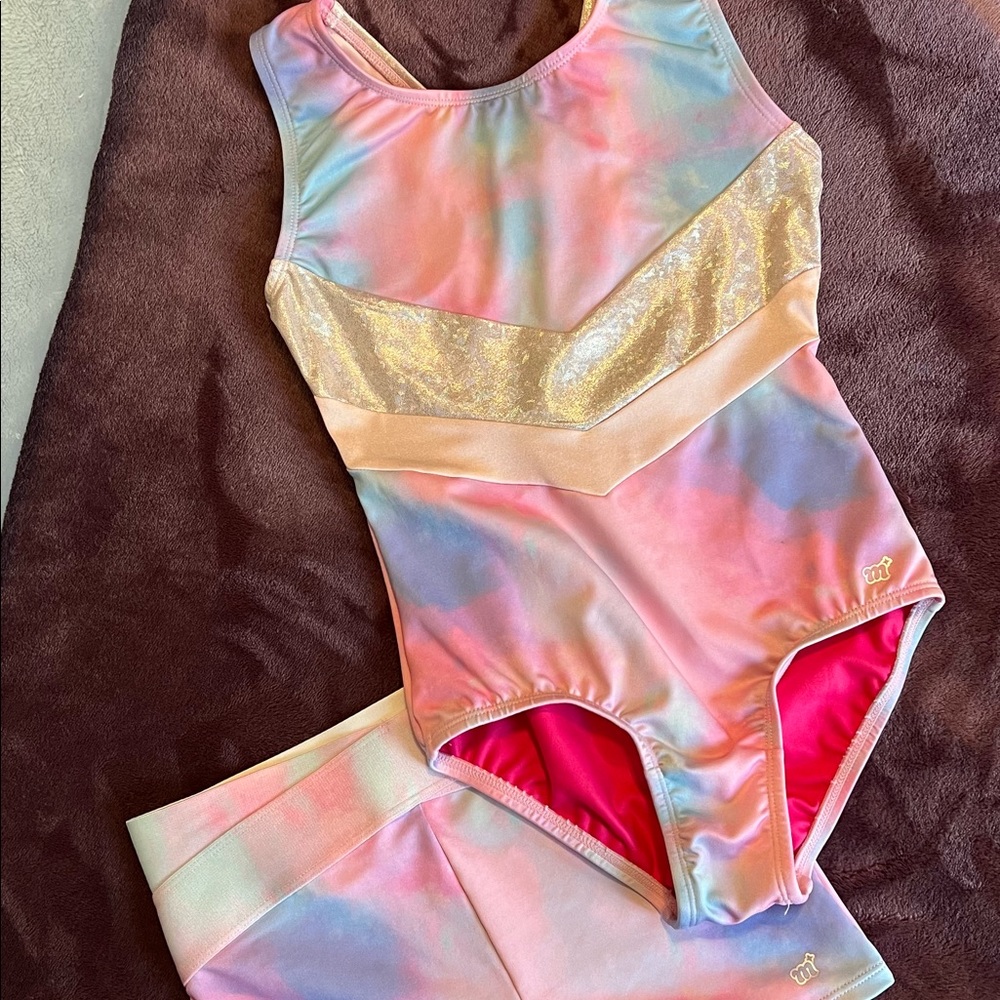 GIRLS - gymnastics leotard & shorts - like new!